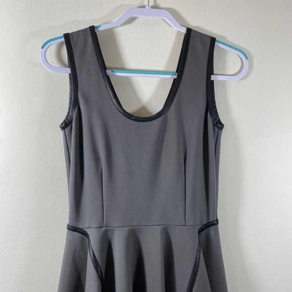 Mackage Collection Dress Size 4 Fit And Flare Exposed Zip Dress Leather Trim - Picture 2 of 7